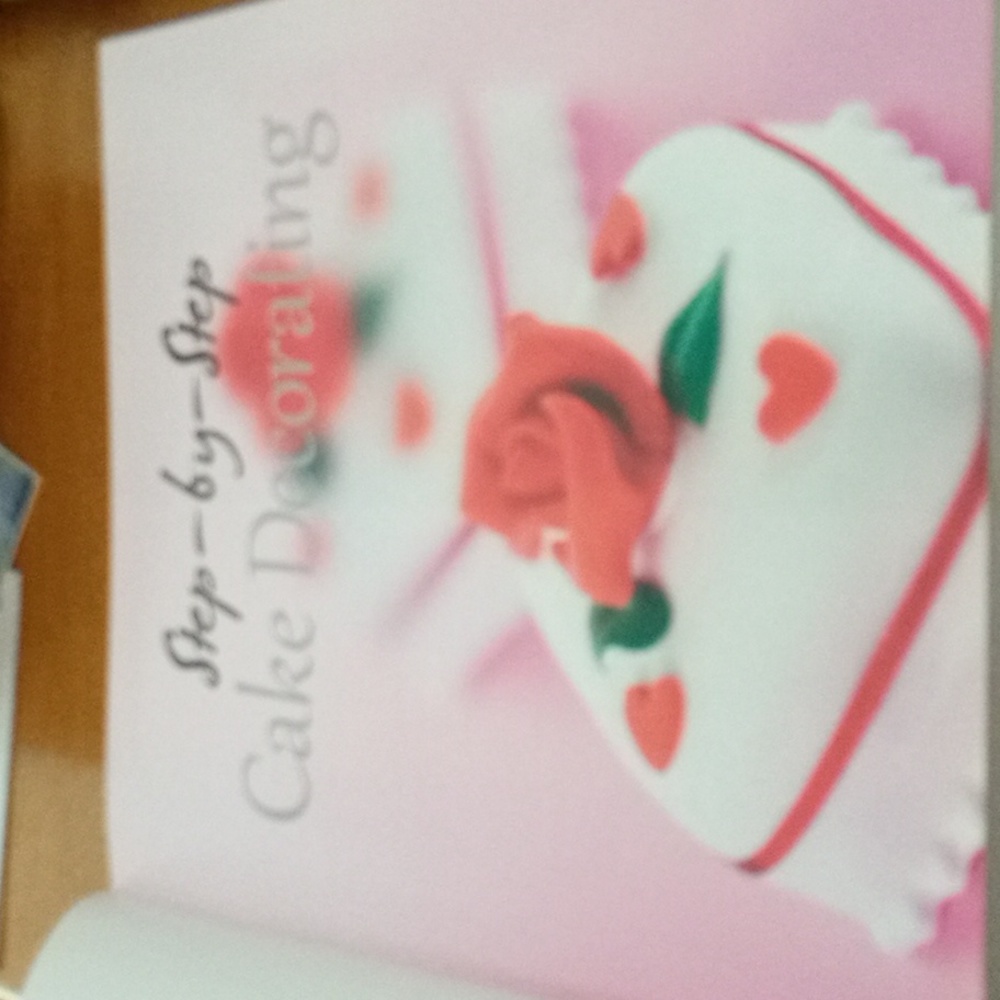 Step-by-Step Cake Decorating - Picture 4 of 4